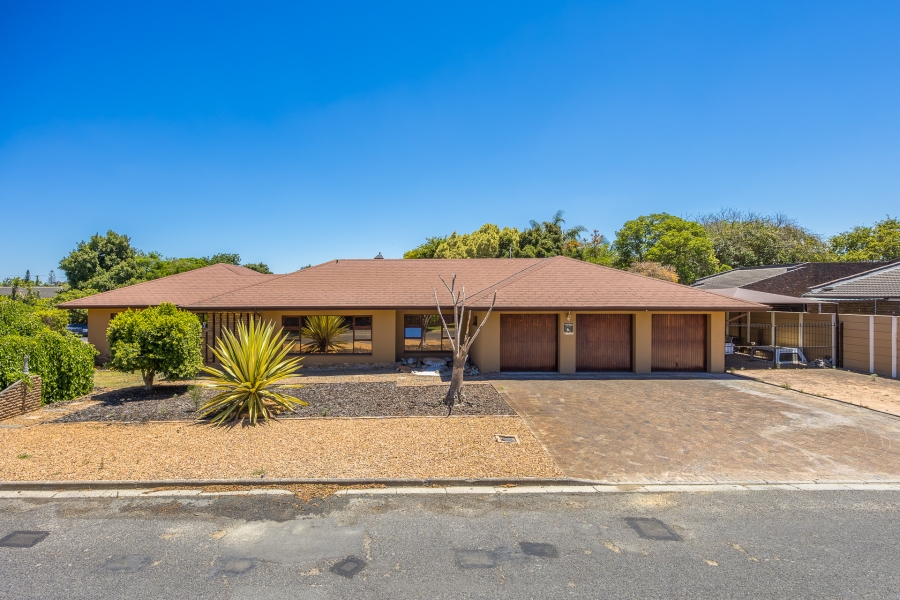 5 Bedroom Property for Sale in Soneike Western Cape